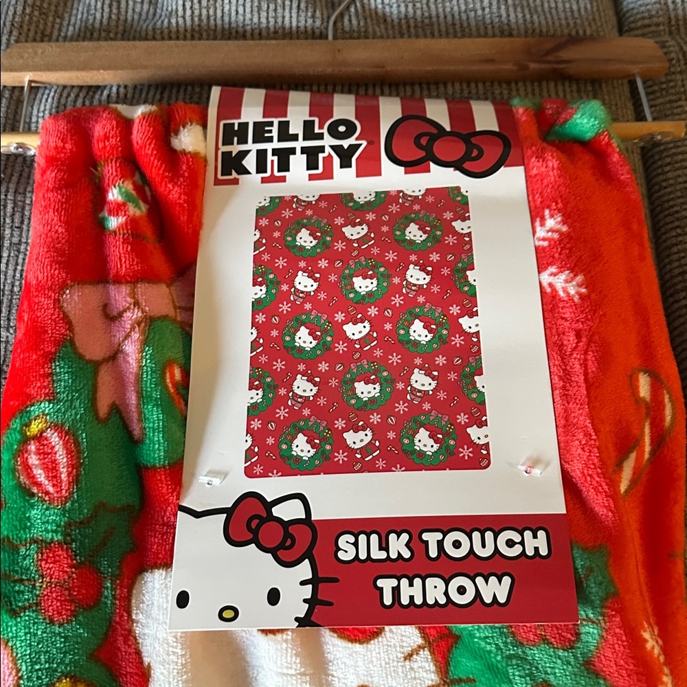 Hello Kitty christmas blanket - Picture 3 of 6